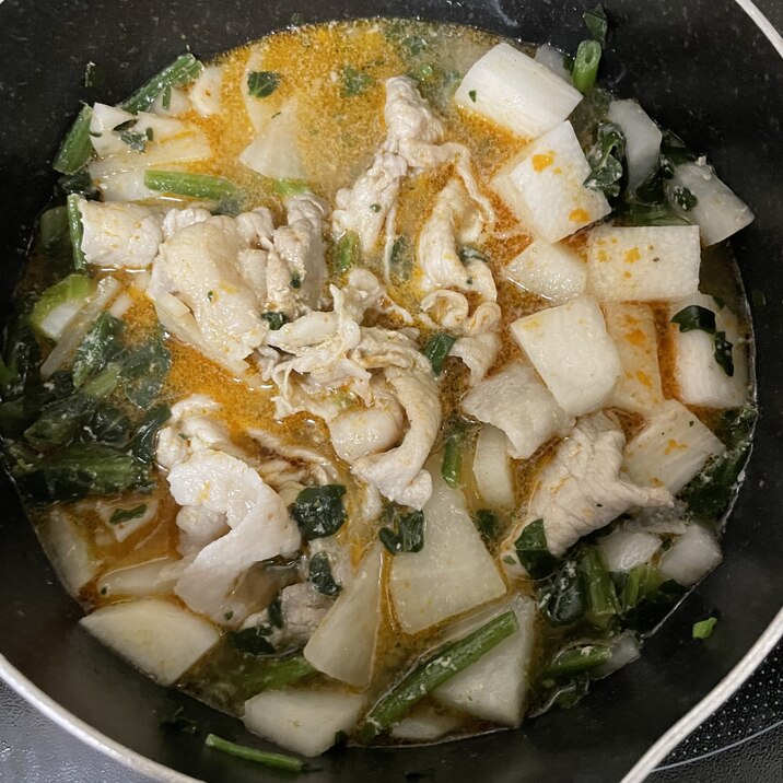 豚肉と山芋の辛味噌スープ